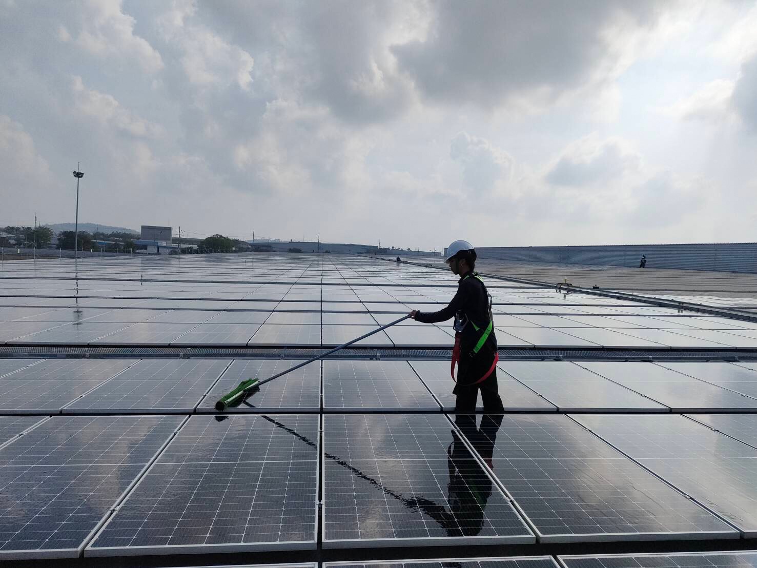 ล้างแผงโซล่าเซลล์